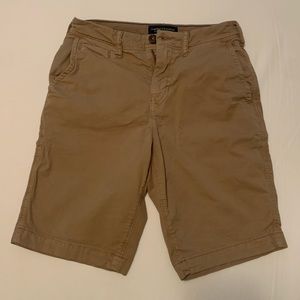 Men’s American Eagle khaki shorts